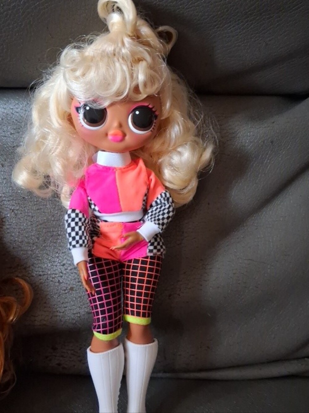 L.O.L O.M.G SURPIRSE Blonde Fashion Doll in Neon Pink & Orange Outfit
